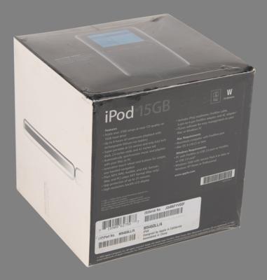 Lot #4220 Apple iPod (3rd Generation, Sealed, 15GB) - Image 3