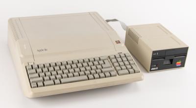 Lot #4062 Apple IIe Platinum Computer with Apple