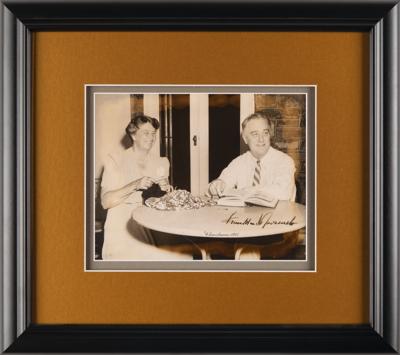 Lot #31 Franklin and Eleanor Roosevelt Signed Photograph as President and First Lady - Rare Dual-Signed 1941 Christmas Portrait from the White House - Image 2