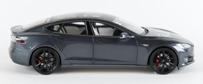 Lot #186 Elon Musk Signed Tesla Model S P100D Scale Model - Image 3