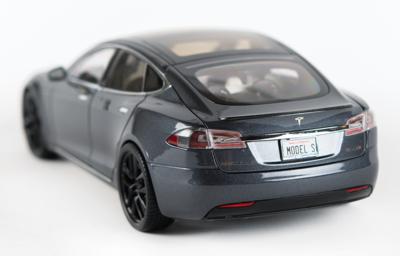 Lot #186 Elon Musk Signed Tesla Model S P100D Scale Model - Image 4