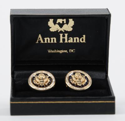 Lot #130 Donald Trump Presidential Gift - Cufflinks - Image 3