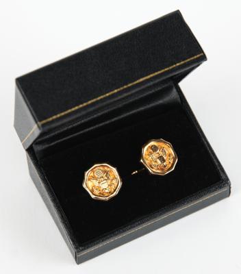 Lot #132 Donald Trump Presidential Gift - Cufflinks - Image 1