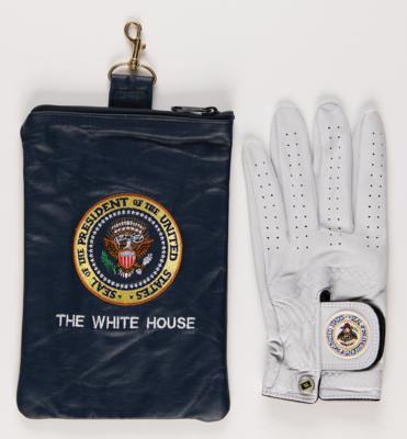 Lot #52 Bill Clinton Presidential Gift - Putter and Golf Ball Set - Image 4