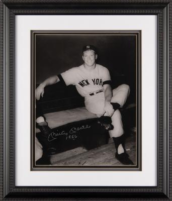 Lot #961 Mickey Mantle Signed Photograph by Ray Gallo - Image 2