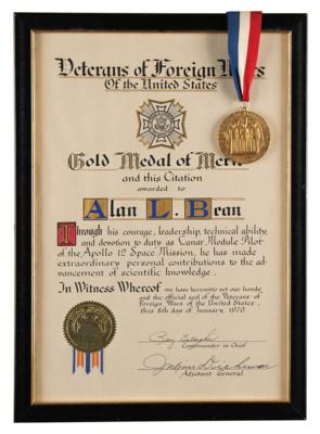 Lot #6212 Gold Medal of Merit and Citation (Veterans of Foreign Wars of the United States) - From the Personal Collection of Alan Bean - Image 4