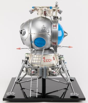 Lot #6484 LK-3 Soviet Lunar Lander Model - Image 1