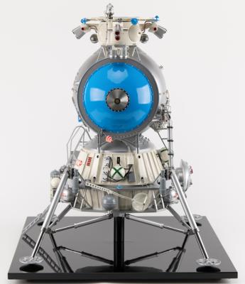 Lot #6484 LK-3 Soviet Lunar Lander Model - Image 2