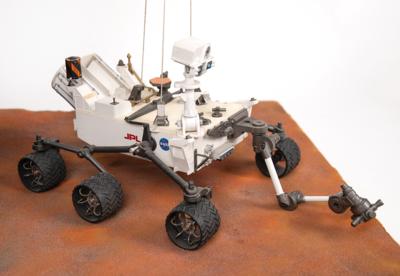 Lot #6481 Isao Hirai: Mars Science Laboratory Rover and Powered Descent Stage 1:10 Scale Model Display - Image 5