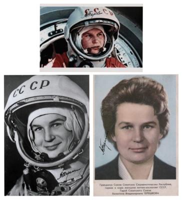 Lot #433 Valentina Tereshkova (3) Signed Photographs - Image 1