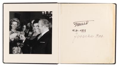 Lot #171 Statesmen and Politicians Autograph Album with (100) Signatures, Including Deng Xiaoping, Nelson Mandela, and the Dalai Lama - Image 3