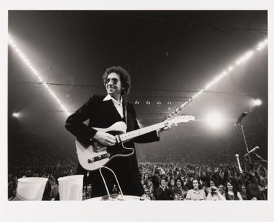 Lot #7091 Bob Dylan Oversized Original Photograph by Barry Feinstein - 'Onstage at The Forum' - Image 1