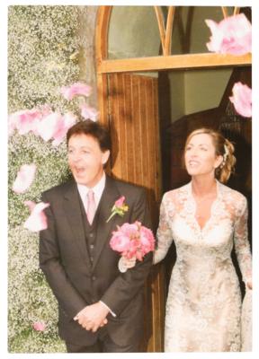 Lot #463 Beatles: Paul McCartney and Heather Mills Wedding Collection with Dual-Signed Card and Photograph - Image 4