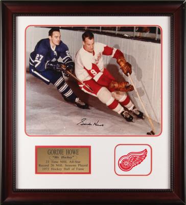 Lot #724 Gordie Howe Signed Oversized Photograph