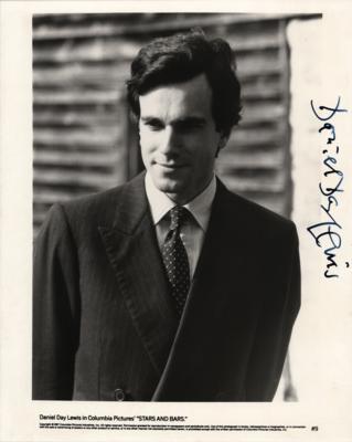 Lot #652 Daniel Day-Lewis Signed Photograph - Image 1