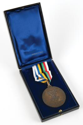 Lot #3086 Grenoble 1968 Winter Olympics Bronze Winner's Medal for Ice Hockey - Image 5