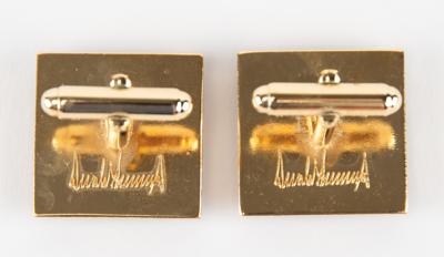 Lot #286 Donald Trump Presidential Gift - POTUS Seal Cufflinks (Square) - Image 2