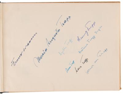 Lot #885 The Von Trapp Family Signed Book - The Trapp-Family Book of Christmas Songs - Image 4