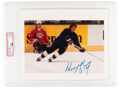 Lot #909 Wayne Gretzky Signed 'Type I' Photograph