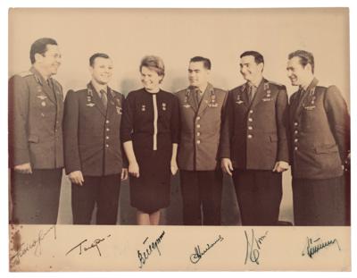 Lot #371 Cosmonauts Multi-Signed (6) Photograph