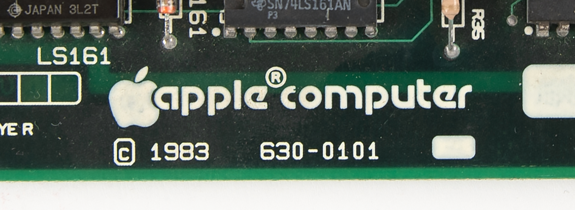 Apple Macintosh (5) Early Prototype and Production Circuit