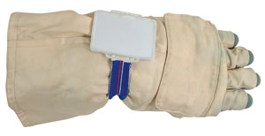 Lot #454 MIR EO-9 Glove: Anatoli Artsebarski - Image 1