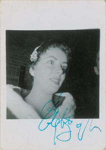 Lot #2093 Elizabeth Taylor Signed Original Candid Photograph - Image 1