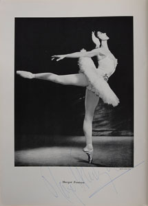 Lot #851 Rudolf Nureyev and Margot Fonteyn - Image 2