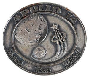 Lot #6356 Alan Bean’s Apollo 14 Flown Robbins Medal - Image 1
