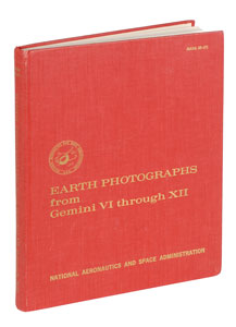 Lot #6112 Gemini Astronauts VI to XII Signed Earth Photographs Hardcover Book - Image 2
