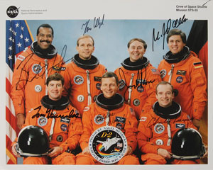 Lot #6525 Collection of (5) Space Shuttle Signed Photographs: STS-40, 49, 50, 51, and 55 - Image 1