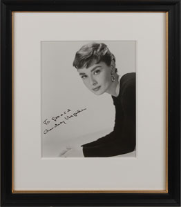 Lot #8239 Audrey Hepburn Signed Photograph - Image 2