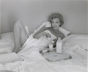 Lot #677 Marilyn Monroe - Image 1