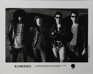 Lot #7360 The Ramones - Image 3