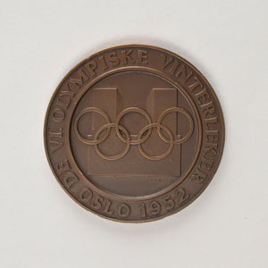 Lot #712  Oslo 1952 Winter Olympics Participation Medal - Image 1