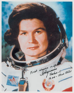Lot #8036 Valentina Tereshkova Signed Photograph - Image 1