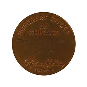 Lot #8357 Al Worden's Honorary Citizen of Chicago Medal - Image 2