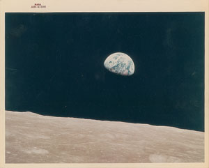 Lot #386  Apollo 8 - Image 1