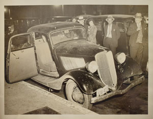 Lot #2038 Bonnie and Clyde Sowers Raid Car Pair of Original Vintage Photographs - Image 2