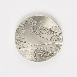 Lot #3196  Vancouver 2010 Winter Olympics Pair of Olympic Volunteer and Paralympic Participation Medals - Image 4
