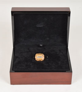Lot #3241  Los Angeles Lakers 2000-2002 Commemorative Championship Ring - Image 6