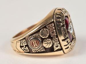 Lot #3238  Detroit Pistons 1990 NBA Championship Sample Ring - Image 3