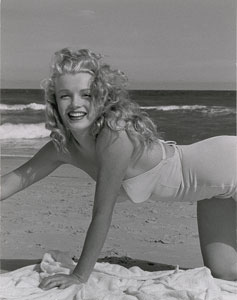 Lot #806 Marilyn Monroe - Image 1