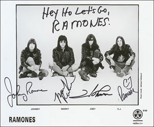 Lot #789 The Ramones - Image 1