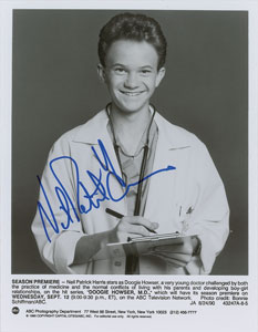 Lot #4513 Neil Patrick Harris Signed Photograph - Image 1