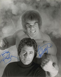 Lot #4482 Bill Bixby and Lou Ferrigno Signed Photograph - Image 1