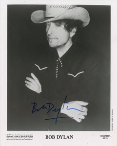 Lot #4090 Bob Dylan Signed Photograph - Image 1