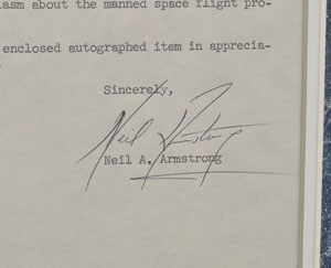 Lot #8192 Neil Armstrong Signed Letter and Photograph - Image 2