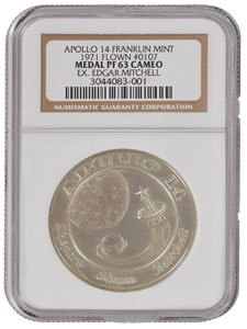 Lot #8391 Edgar Mitchell's Apollo 14 Flown Franklin Mint Silver Medallion - Image 1
