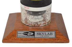 Lot #8248  Skylab Model - Image 4